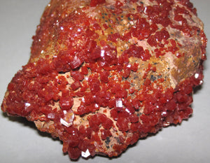 Vanadinit (Vanadinite) - Güç Taşı